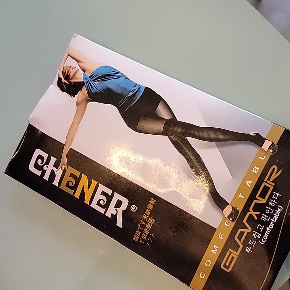 CHENER. TOELESS BLACK TIGHTS. one size.